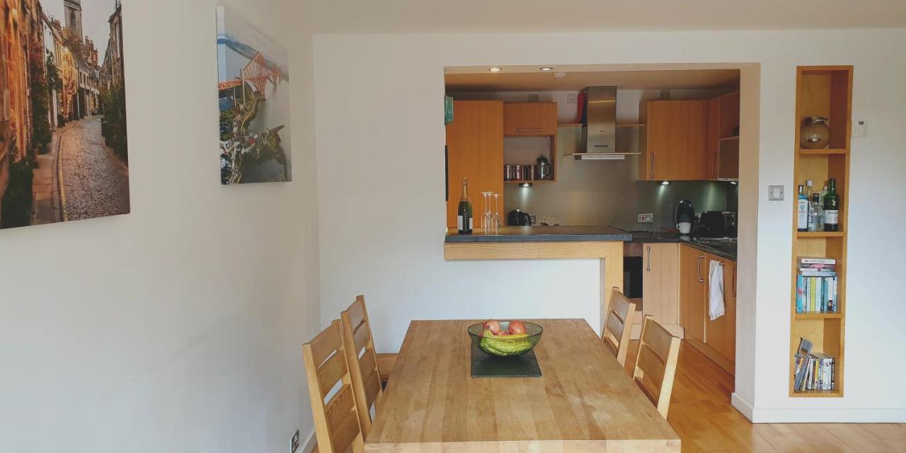 Altido Alluring 3Br Apt Near The Centre With Parking เอดินบะระ ภายนอก รูปภาพ