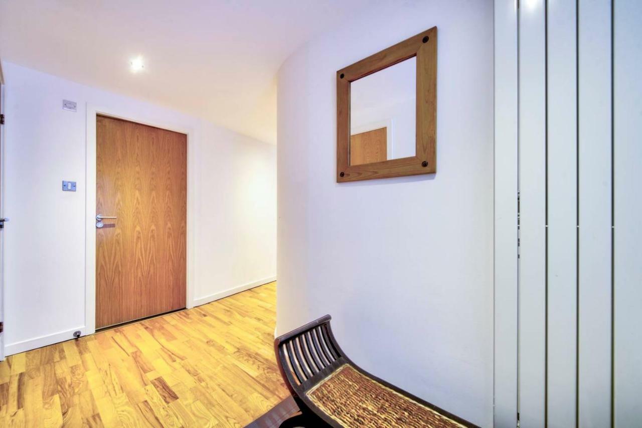 Altido Alluring 3Br Apt Near The Centre With Parking เอดินบะระ ภายนอก รูปภาพ