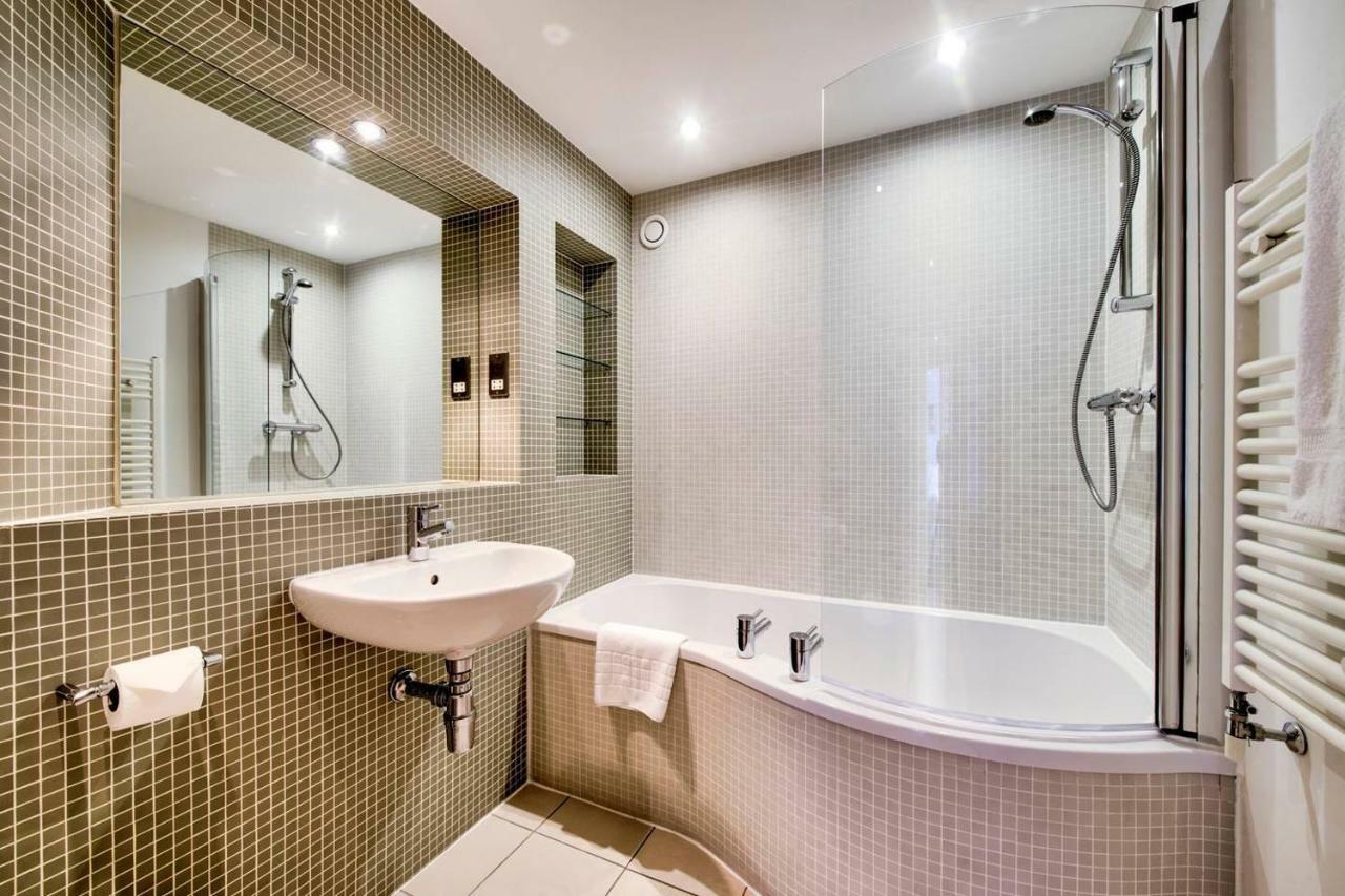 Altido Alluring 3Br Apt Near The Centre With Parking เอดินบะระ ภายนอก รูปภาพ